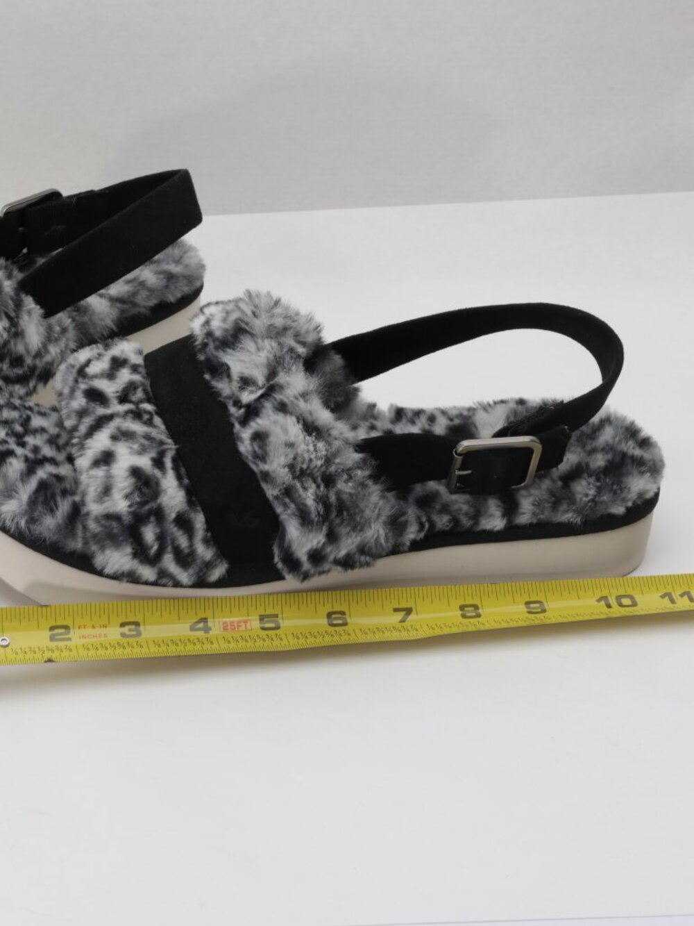 Koolaburra By UGG Fuzzed Out Cheetah Women's Size 9 Black White Slide Sand - Picture 2 of 11